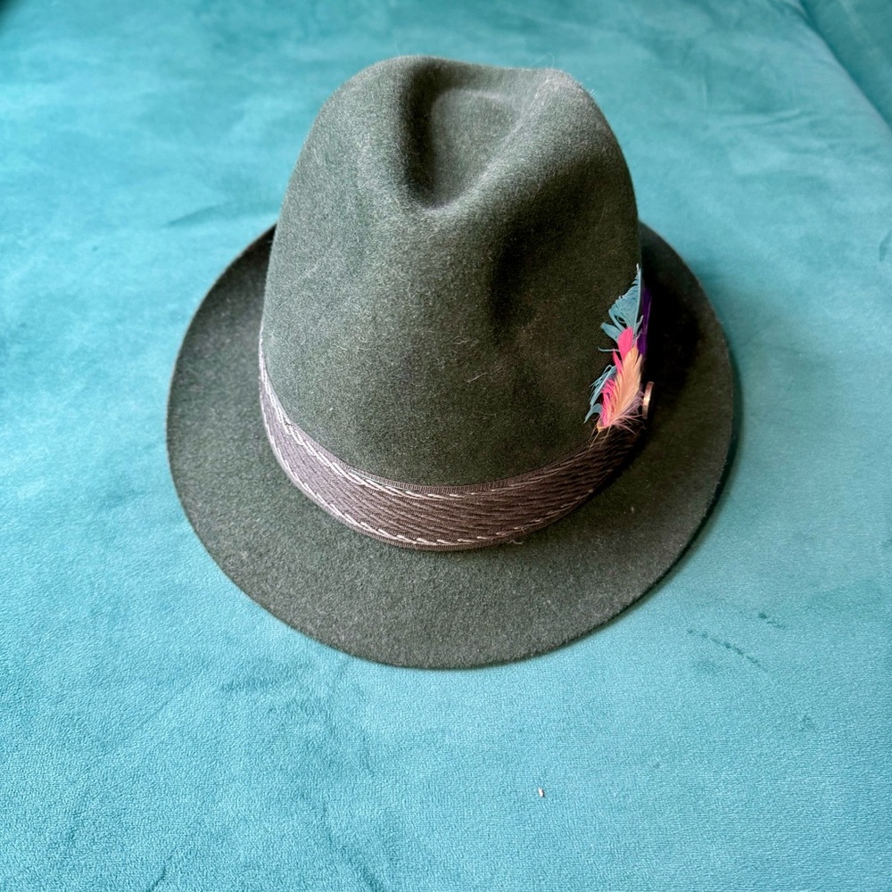 ** SOLD** Hand crafted Ecuador green wool hat